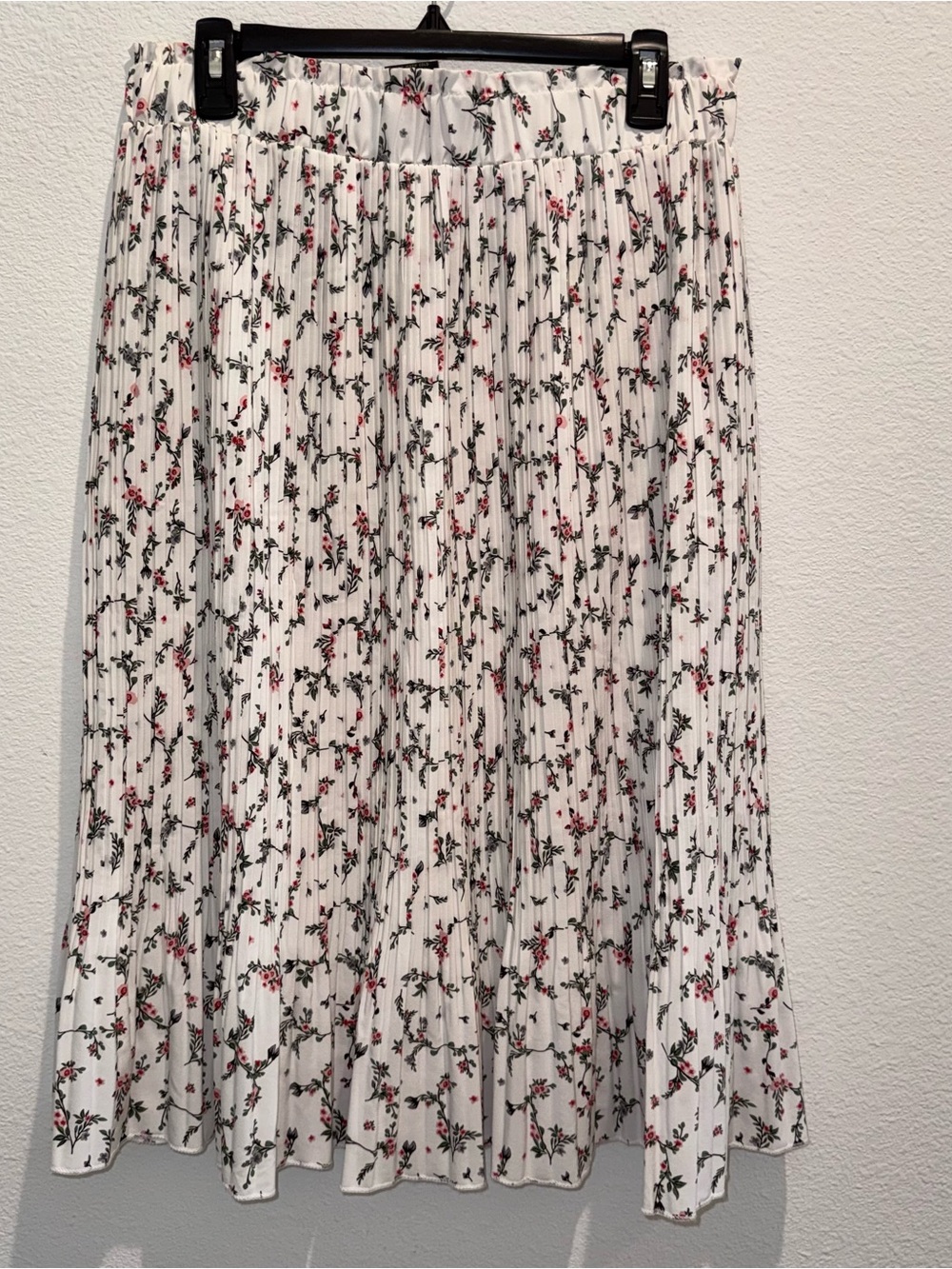 Metro Wear White Pleated Midi Skirt with Red & Green Floral Print